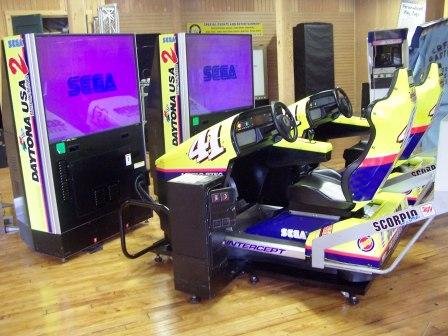 Daytona USA 2: Power Edition - Deluxe Arcade Cabinet